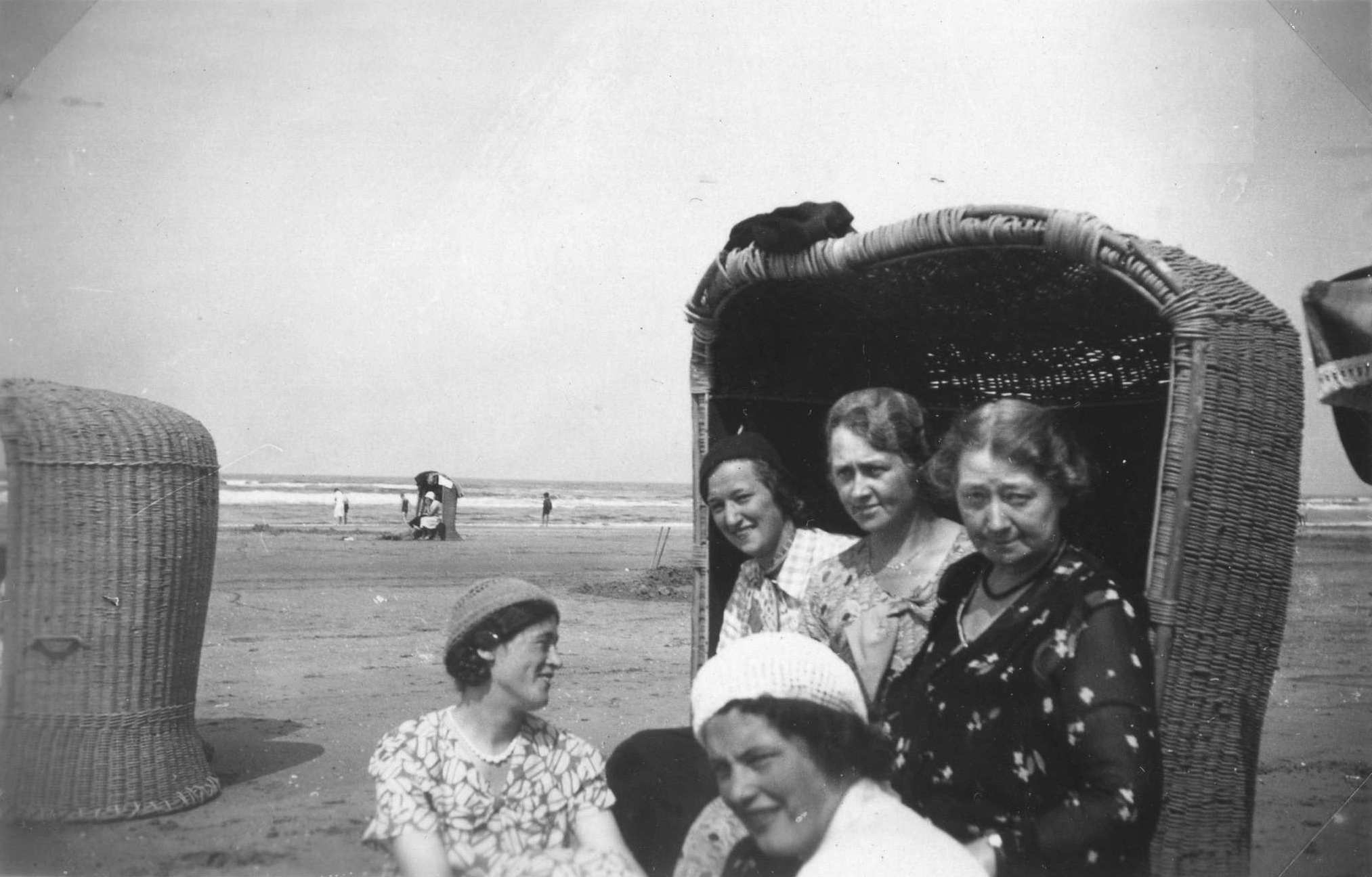 Aan_zee_03.jpg